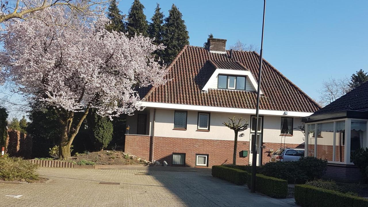 B&B De Loenense Bossen Eksteriør bilde
